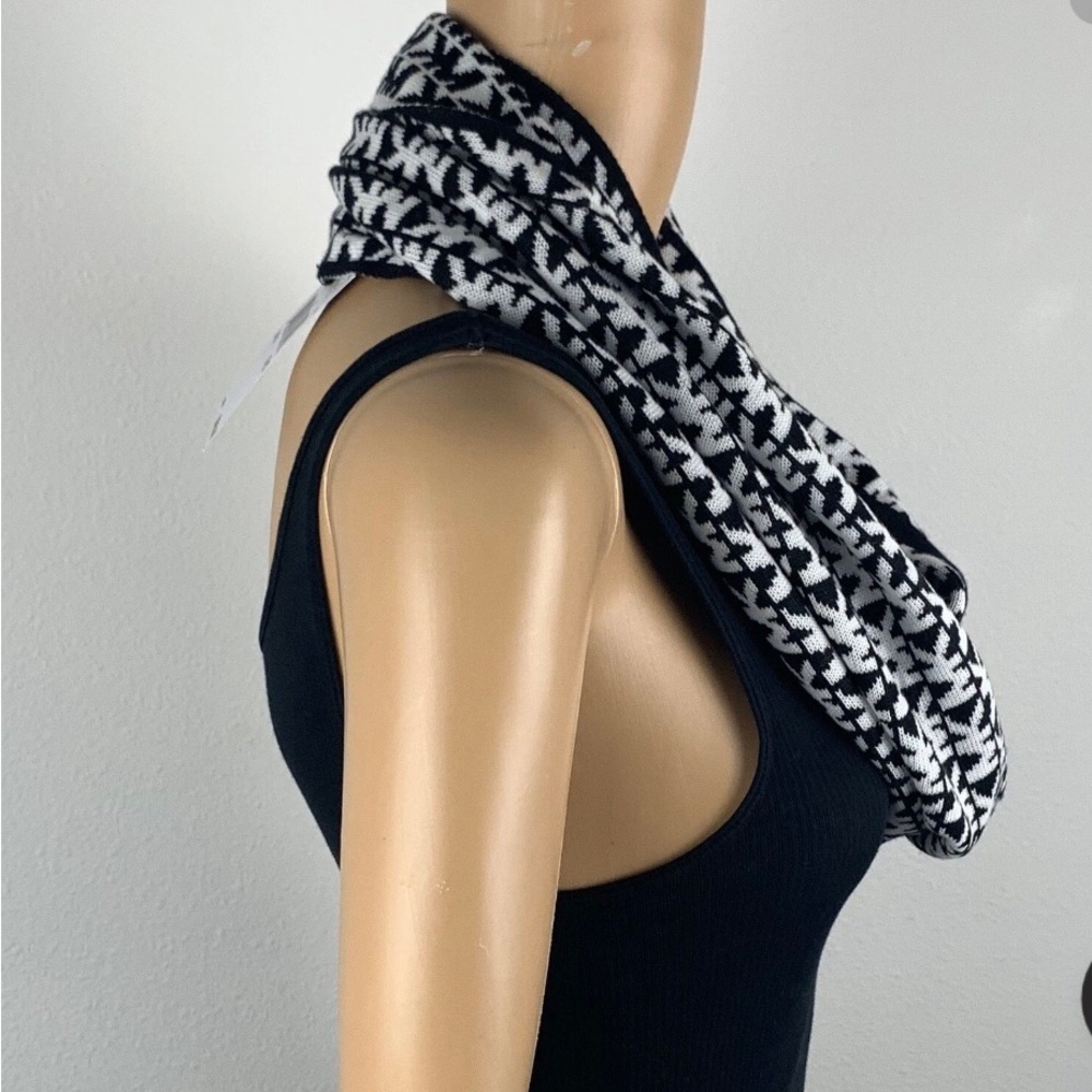Michael Kors Women’s Black and White MK Logo Scarf NWOT